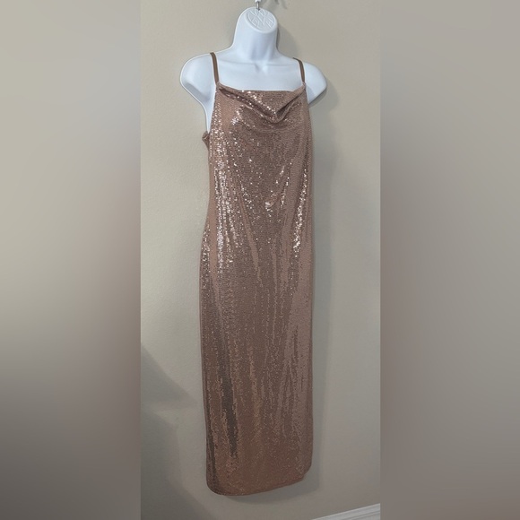 ✨ Bebe Metallic Sequin Slip Dress – Size L ✨ Rose Gold| New Without Tags - Picture 2 of 12